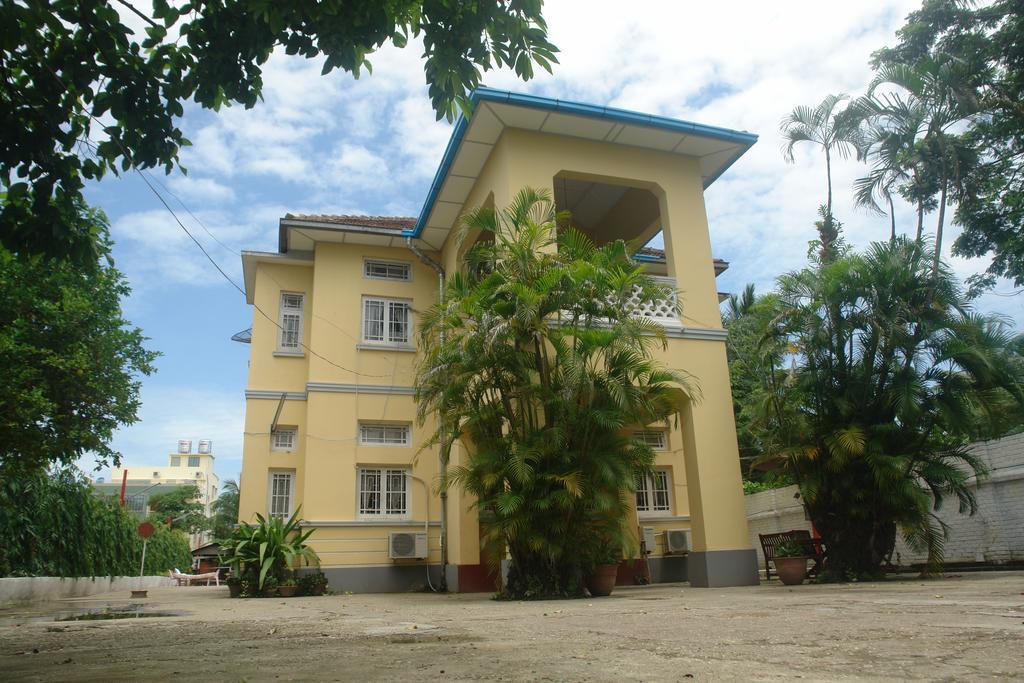 Golden Guest Inn Янгон Экстерьер фото