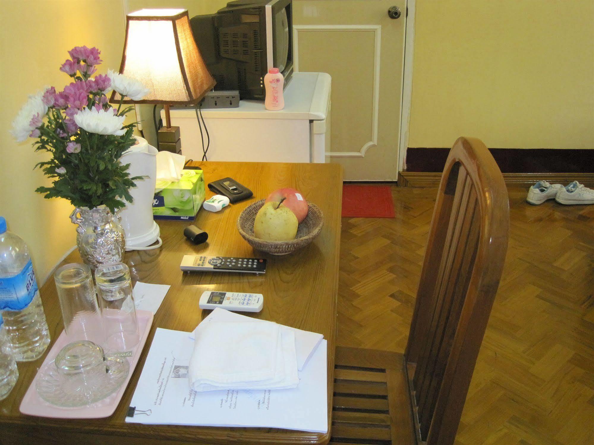 Golden Guest Inn Янгон Экстерьер фото