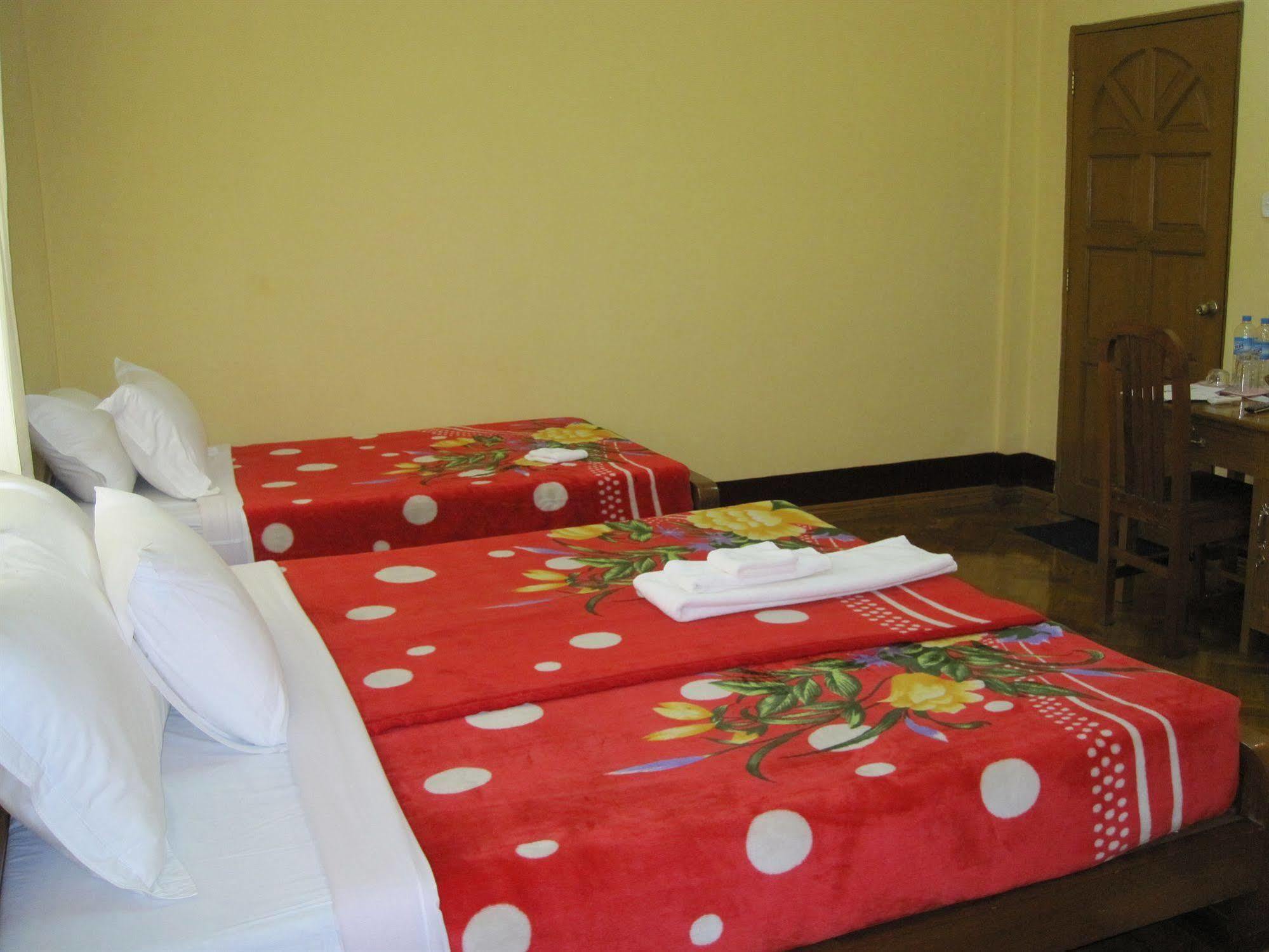 Golden Guest Inn Янгон Экстерьер фото