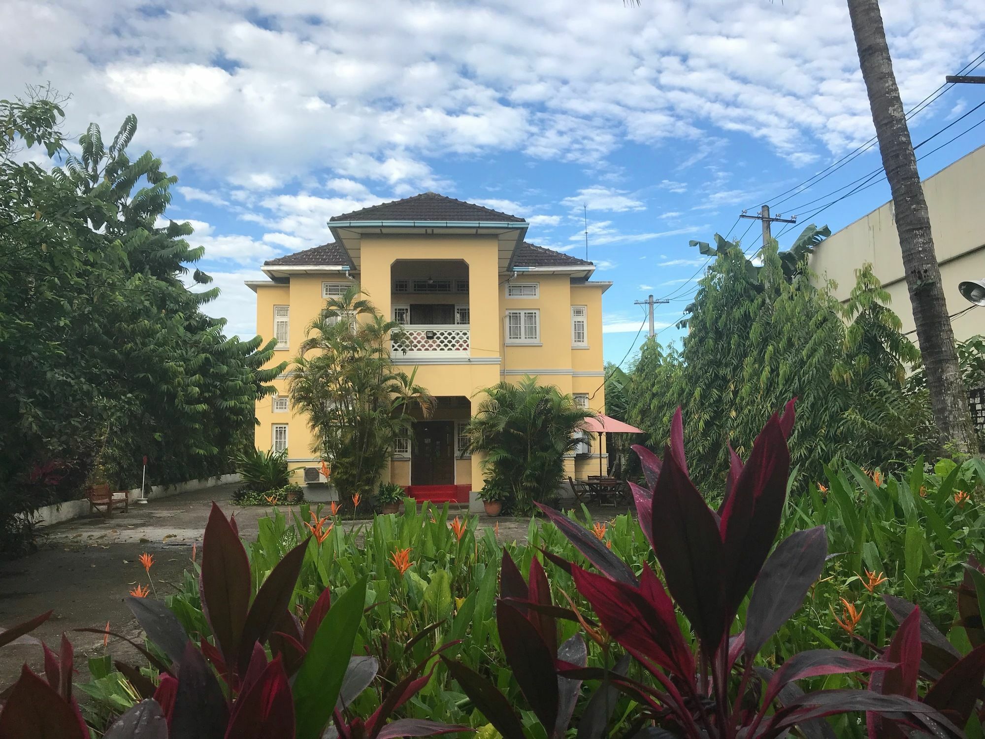 Golden Guest Inn Янгон Экстерьер фото